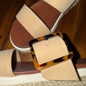 Beige Sandals with Tortoise Buckle❤️❤️